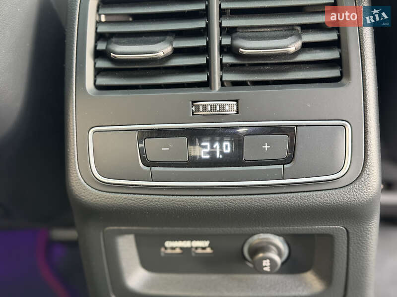 Седан Audi S4 2023 в Киеве