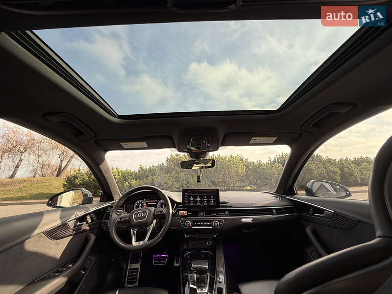 Седан Audi S4 2023 в Киеве