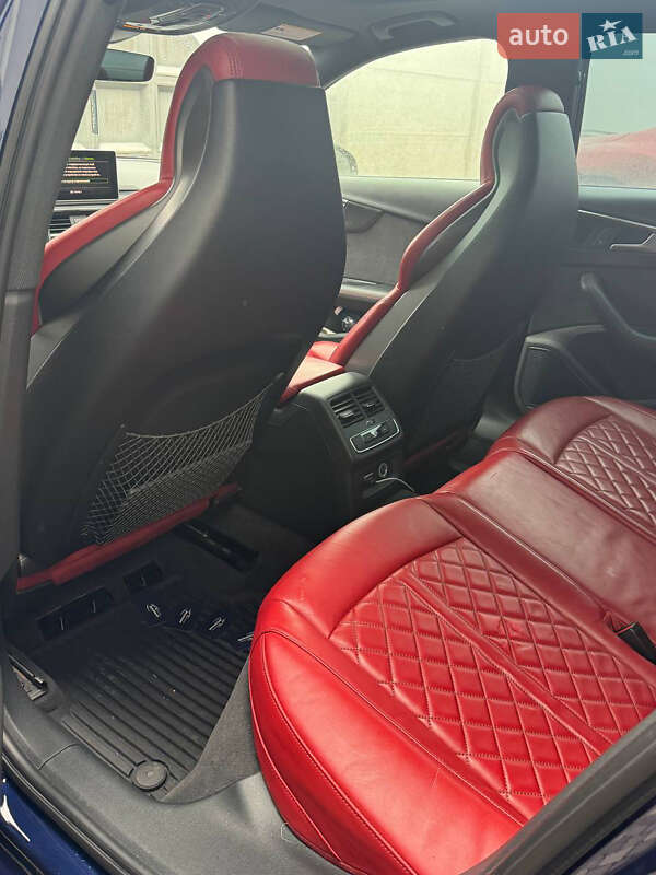 Седан Audi S4 2018 в Харькове