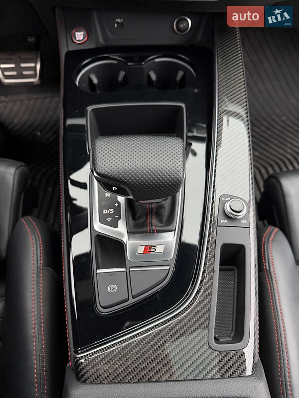 Седан Audi S4 2022 в Киеве