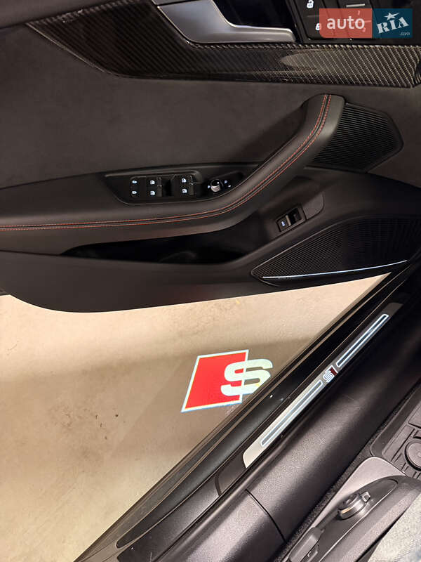 Седан Audi S4 2022 в Киеве
