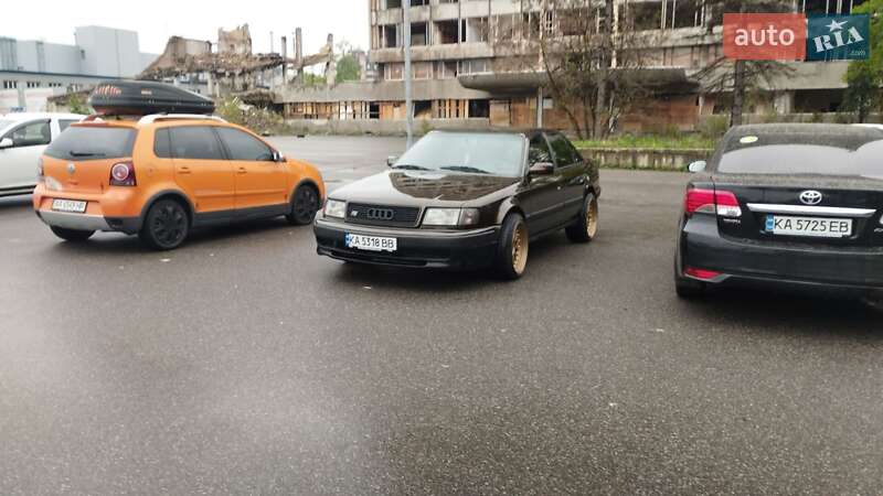 Седан Audi S4 1992 в Киеве