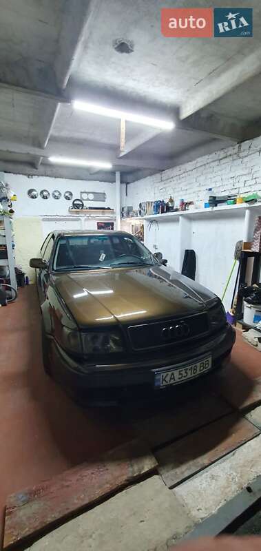 Седан Audi S4 1992 в Киеве