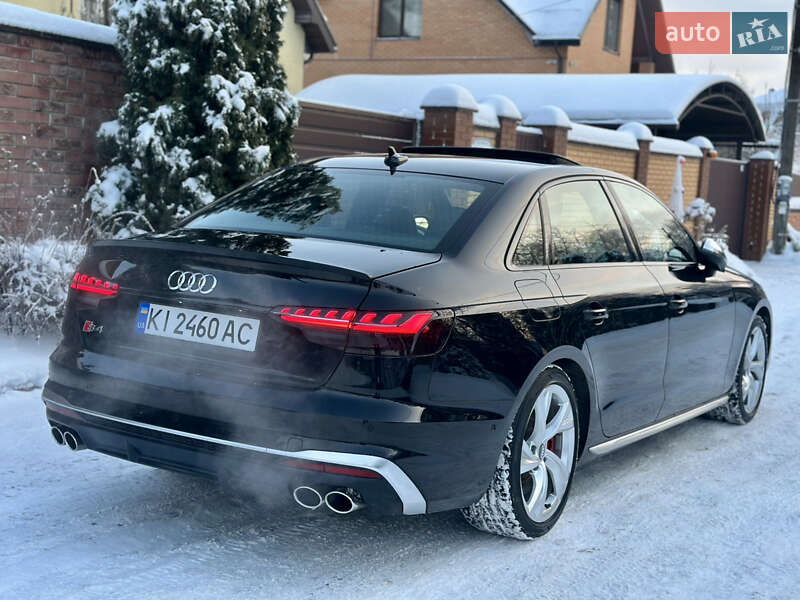 Седан Audi S4 2019 в Киеве