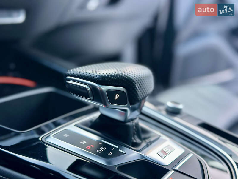 Седан Audi S4 2019 в Киеве