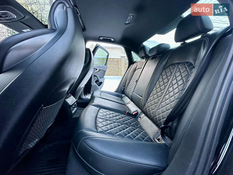 Седан Audi S4 2019 в Киеве