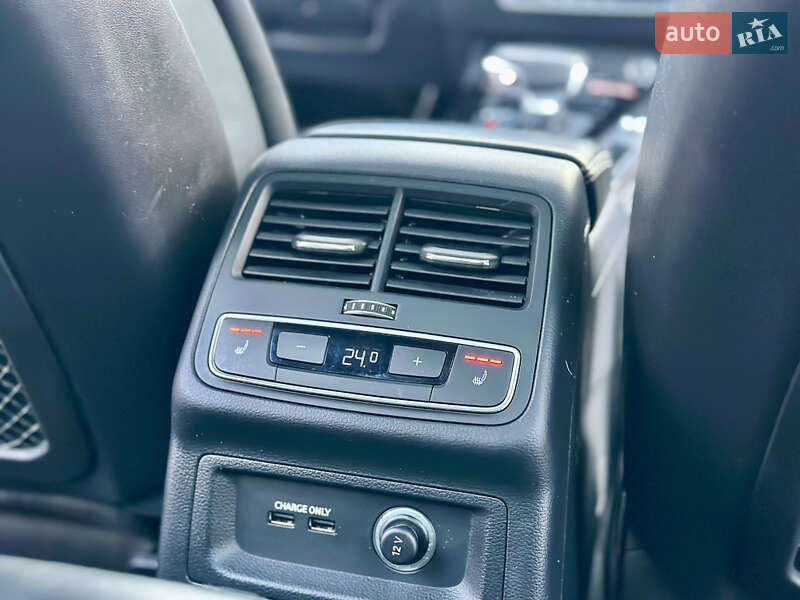 Седан Audi S4 2019 в Киеве