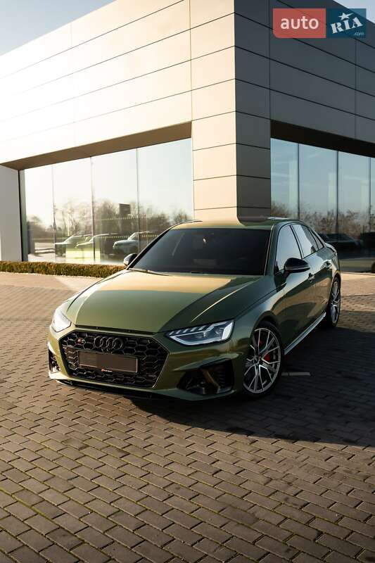 Седан Audi S4 2023 в Днепре