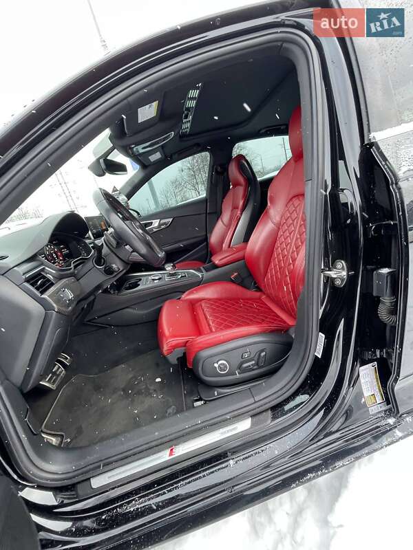 Седан Audi S4 2017 в Львове