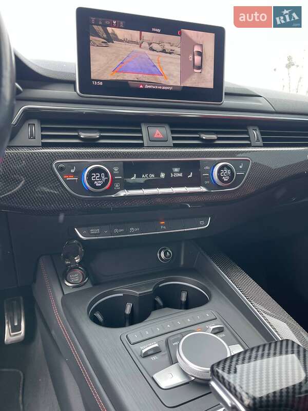 Седан Audi S4 2017 в Львове