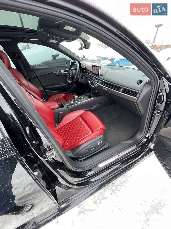 Седан Audi S4 2017 в Львове