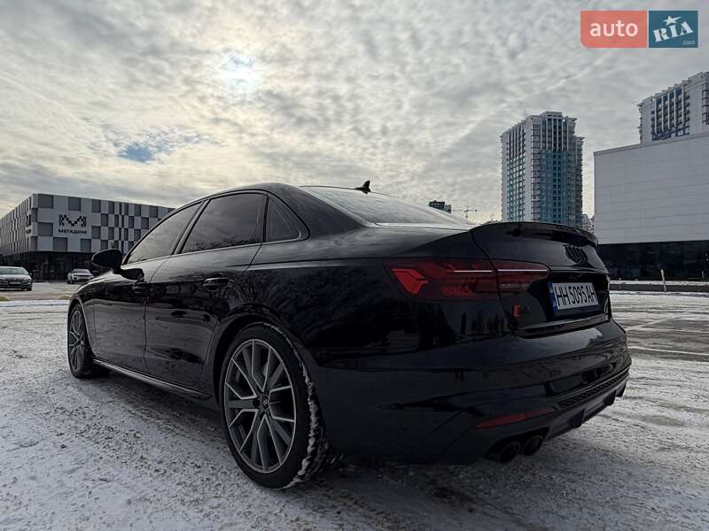 Седан Audi S4 2023 в Одессе
