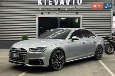 Седан Audi S4 2018 в Киеве