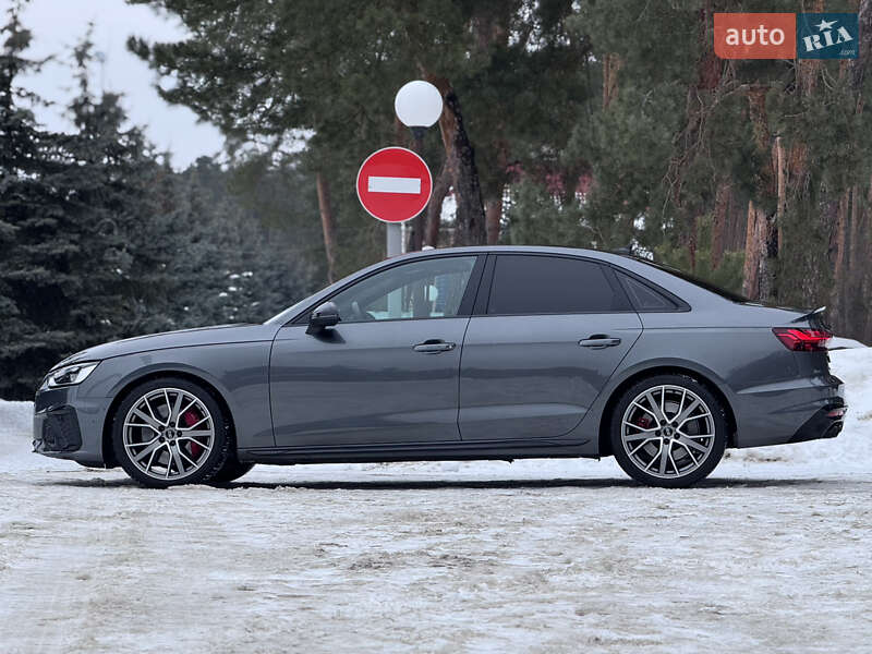 Седан Audi S4 2022 в Киеве