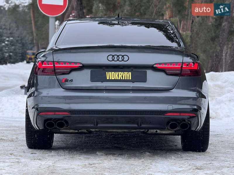 Седан Audi S4 2022 в Киеве
