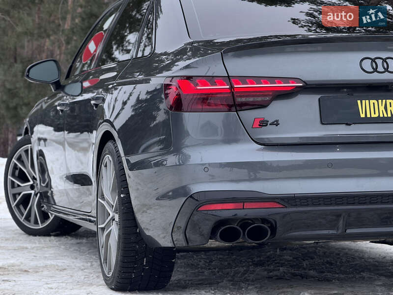 Седан Audi S4 2022 в Киеве