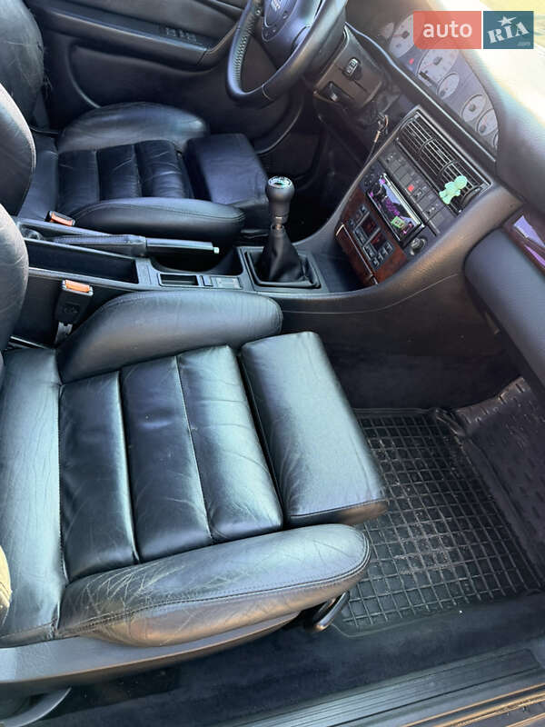 Седан Audi S4 1992 в Львове