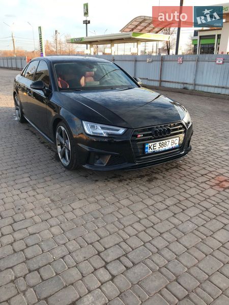 Седан Audi S4 2018 в Кривому Розі