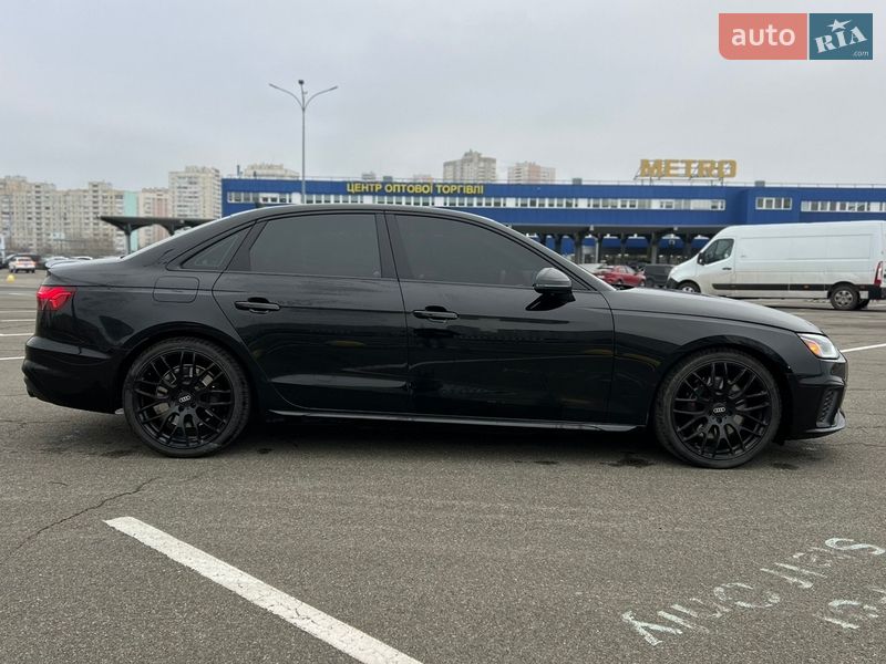 Седан Audi S4 2022 в Киеве