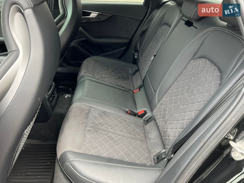 Седан Audi S4 2022 в Киеве