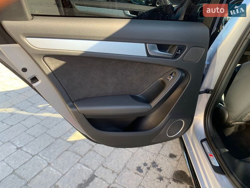 Седан Audi S4 2014 в Львове