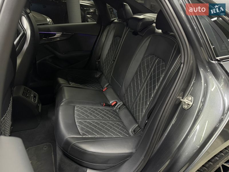 Седан Audi S4 2023 в Одессе