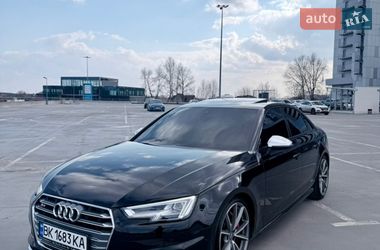 Седан Audi S4 2018 в Киеве