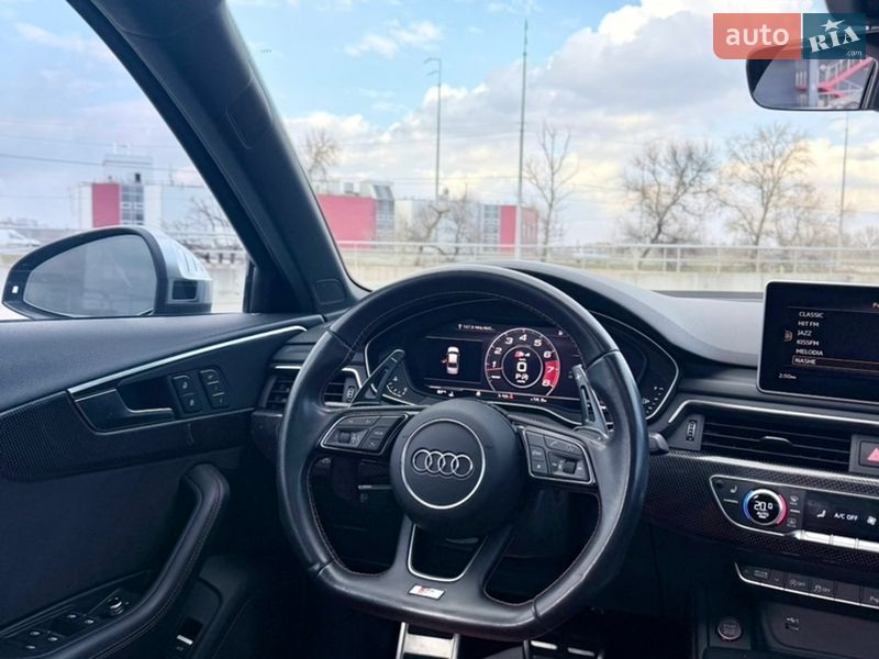 Седан Audi S4 2018 в Киеве