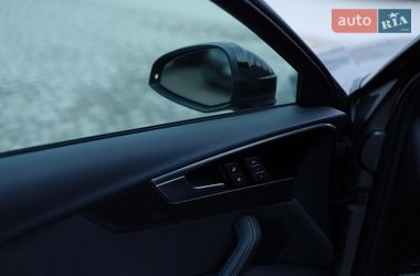 Седан Audi S4 2022 в Львове