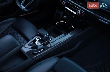 Седан Audi S4 2022 в Львове