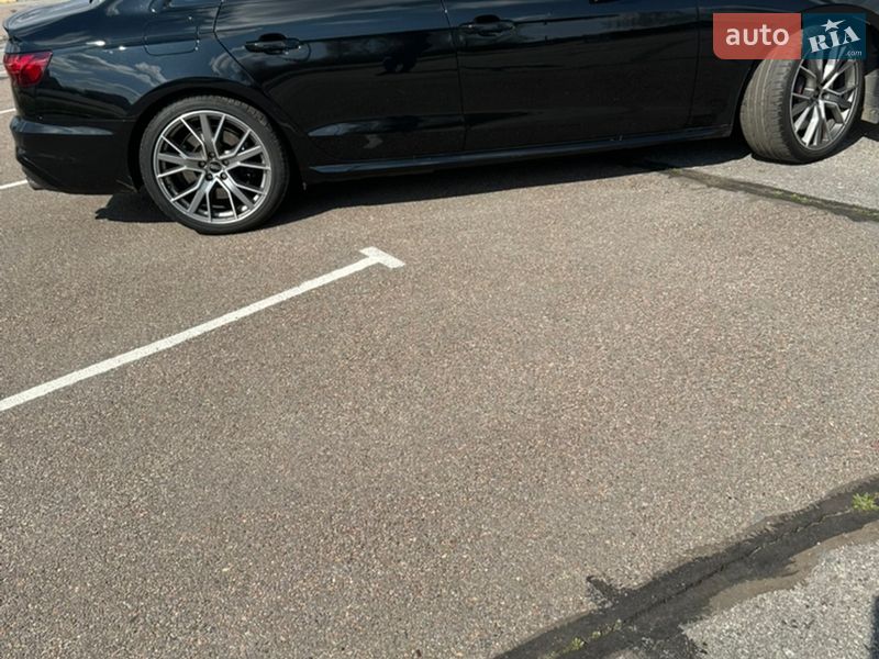 Седан Audi S4 2022 в Харькове
