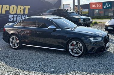 Седан Audi S4 2013 в Стрые