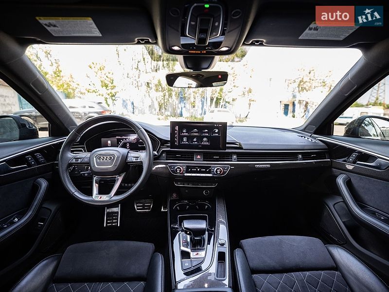Седан Audi S4 2022 в Киеве