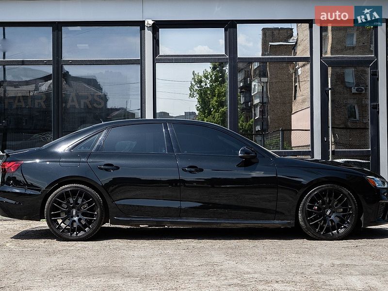Седан Audi S4 2022 в Киеве