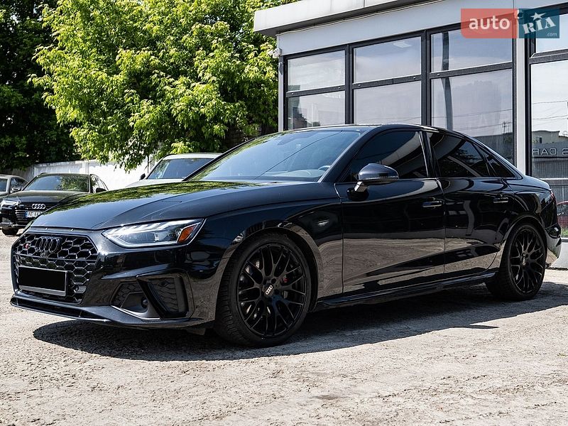Седан Audi S4 2022 в Киеве