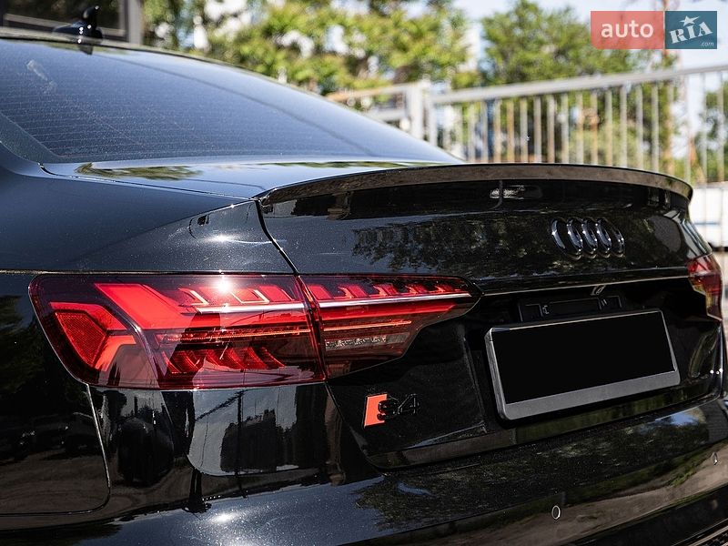 Седан Audi S4 2022 в Киеве