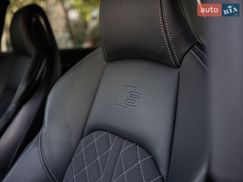 Седан Audi S4 2022 в Киеве