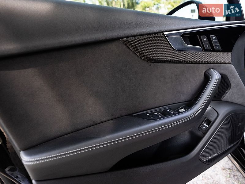 Седан Audi S4 2022 в Киеве
