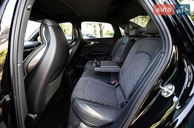 Седан Audi S4 2022 в Киеве