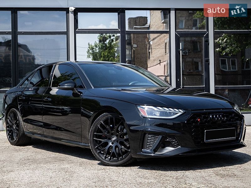 Седан Audi S4 2022 в Киеве