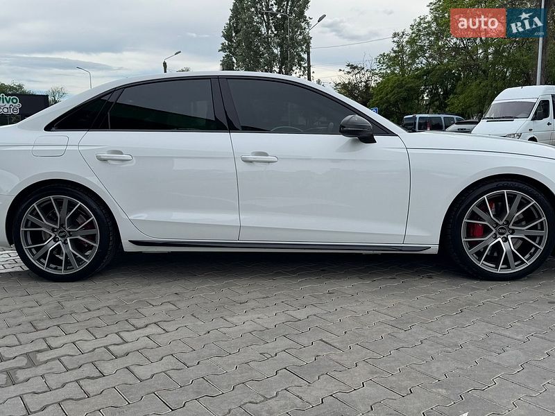 Седан Audi S4 2022 в Одессе