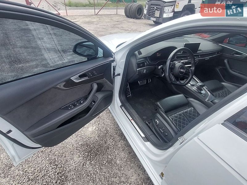 Седан Audi S4 2018 в Ровно