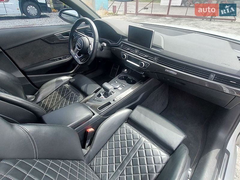 Седан Audi S4 2018 в Ровно