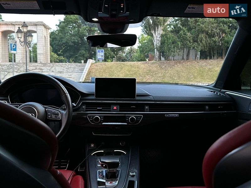 Седан Audi S4 2019 в Одессе