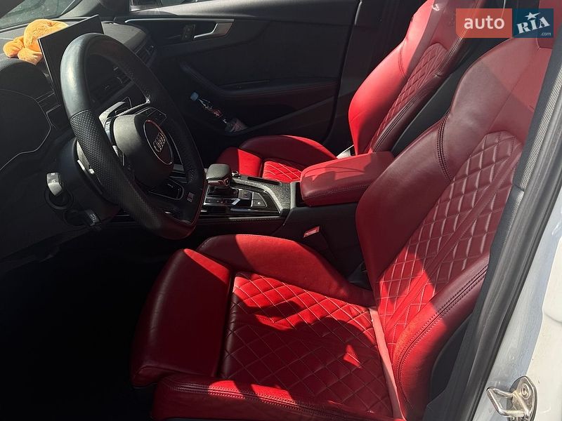 Седан Audi S4 2020 в Полтаве