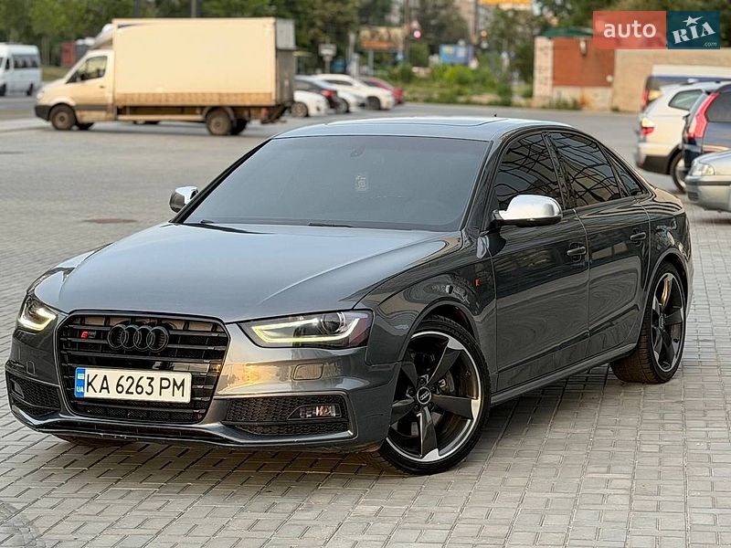 Audi S4, фото з оголошення