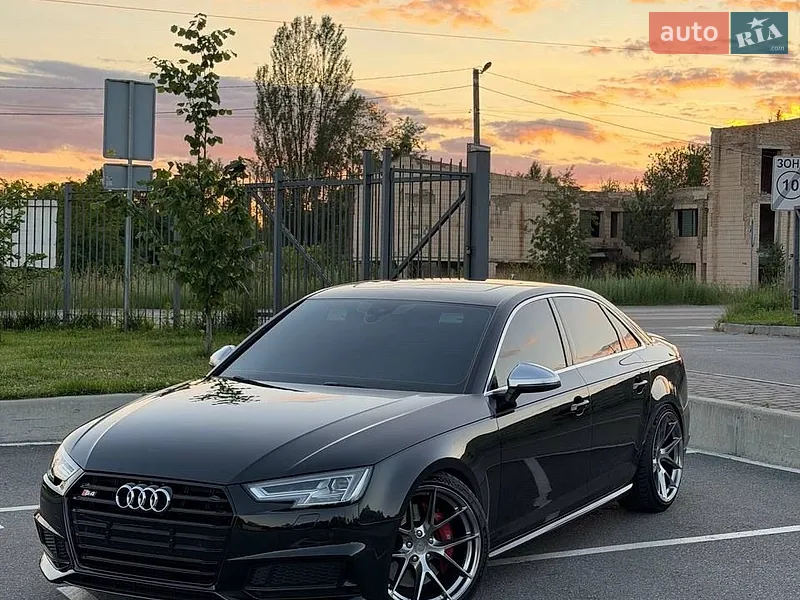 Audi S4
