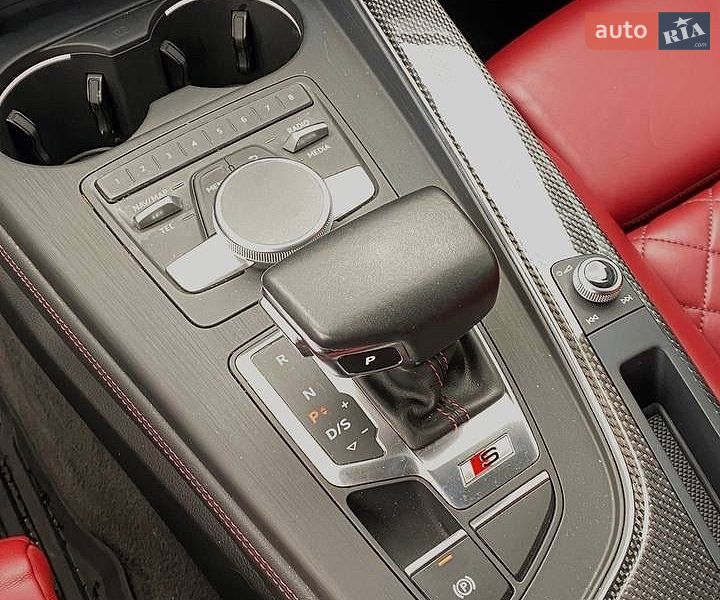 Седан Audi S4 2018 в Кривому Розі