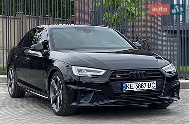 Седан Audi S4 2018 в Кривому Розі