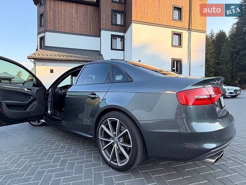 Седан Audi S4 2014 в Львове